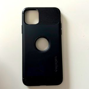 iPhone 11 Pro Max (Spigen Cover)
